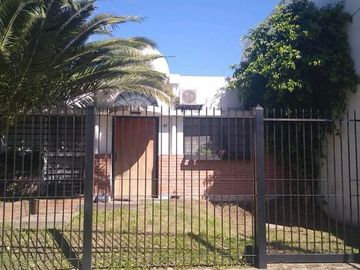 Casa de cuatro ambientes a la Venta en Wilde