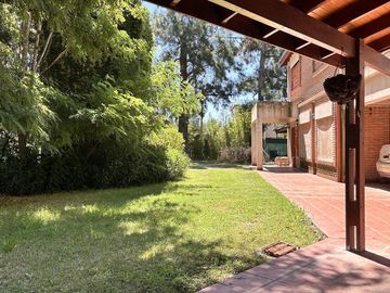 Casa Quinta  Gral Rodrigrez - Casa de 6 amb - Quincho con dorm y 2 baños- Pileta