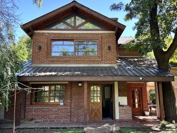 Casa Quinta  Gral Rodrigrez - Casa de 6 amb - Quincho con dorm y 2 baños- Pileta