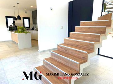 Casa en venta, 4 ambientes. Terralagos, Canning.