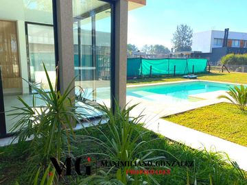 Casa en venta, 4 ambientes. Terralagos, Canning.