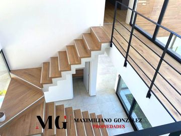 Casa en venta, 4 ambientes. Terralagos, Canning.