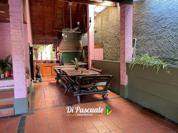 Venta Casa Quinta con Segunda Vivienda, Parque y Pileta - Francisco Alvarez Sur