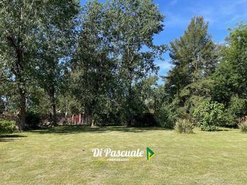 Venta Casa Quinta con Segunda Vivienda, Parque y Pileta - Francisco Alvarez Sur