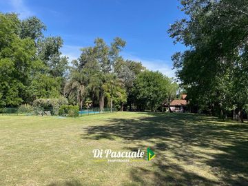 Venta Casa Quinta con Segunda Vivienda, Parque y Pileta - Francisco Alvarez Sur