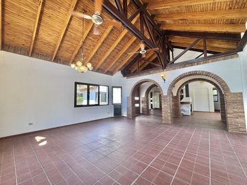 Venta casa 5 habitaciones Mendoza