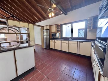 Venta casa 5 habitaciones Mendoza