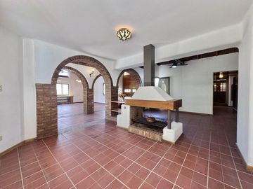 Venta casa 5 habitaciones Mendoza