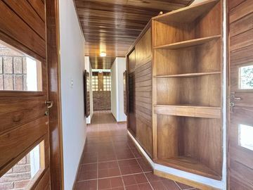 Venta casa 5 habitaciones Mendoza