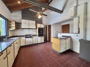 Venta casa 5 habitaciones Mendoza