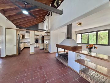 Venta casa 5 habitaciones Mendoza