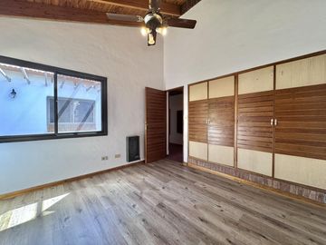 Venta casa 5 habitaciones Mendoza