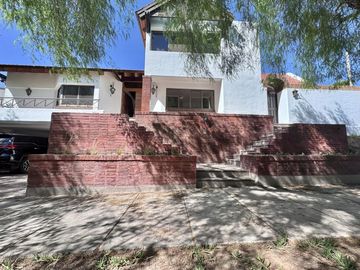 Venta casa 5 habitaciones Mendoza