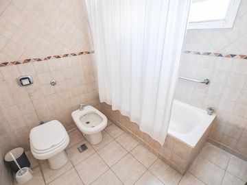 Casa en venta tres dormitorios y pileta Tolosa