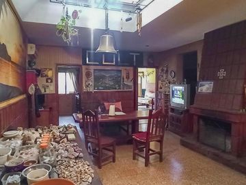 Casa 3 dormitorios con cochera y patio