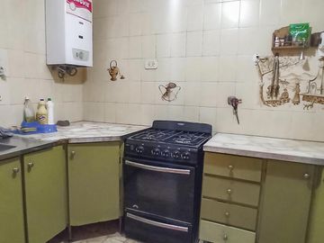 Casa 3 dormitorios con cochera y patio