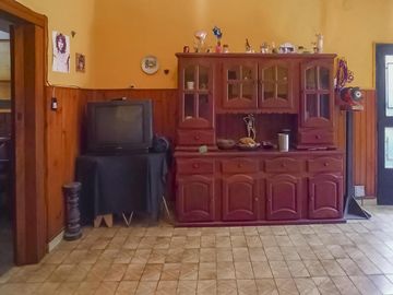 Casa 3 dormitorios con cochera y patio