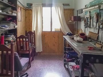 Casa 3 dormitorios con cochera y patio