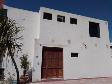 CASA EN VENTA PEDREGAL DE VISTA HERMOSA