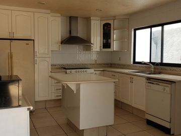 CASA EN VENTA PEDREGAL DE VISTA HERMOSA