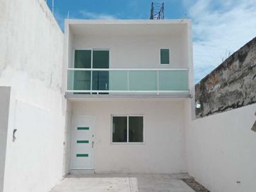 CASA CON RECAMARA EN PLANTA BAJA, COL. VIRGILIO URIBE, VERACRUZ, VERACRUZ