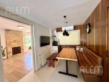 Hermosa Casa en  Echeverria del Lago.