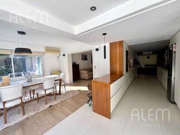 Hermosa Casa en  Echeverria del Lago.