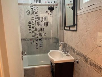 Hermosa Casa en  Echeverria del Lago.