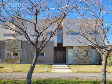 Casa en Venta B° Privado 
