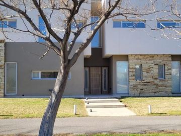 Casa en Venta B° Privado 