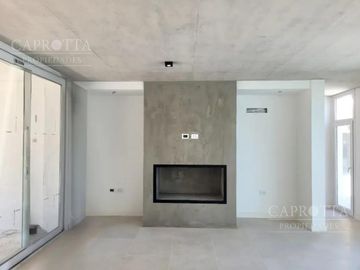 Casa en  Venta ubicada en Costa Esmeralda, Barrio Senderos III