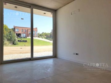 Casa en  Venta ubicada en Costa Esmeralda, Barrio Senderos III