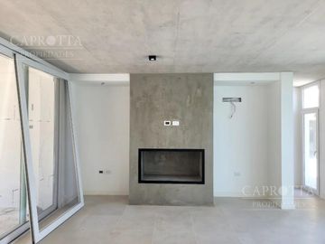 Casa en  Venta ubicada en Costa Esmeralda, Barrio Senderos III