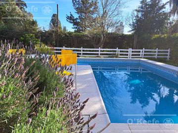 Quinta en venta con pileta y garage en el Pato (Berazategui) sobre lote de 895m2 Apto credito!!
