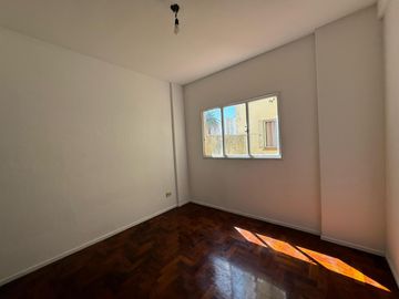 Venta. Departamento. 2 ambientes. Super Luminoso. Almagro.