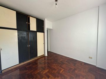 Venta. Departamento. 2 ambientes. Super Luminoso. Almagro.