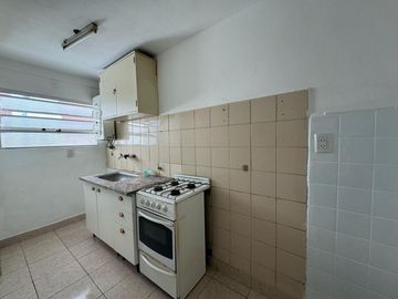 Venta. Departamento. 2 ambientes. Super Luminoso. Almagro.