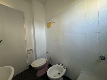 Venta. Departamento. 2 ambientes. Super Luminoso. Almagro.