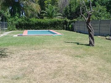 Casa Quinta en venta - 3 Dormitorios 1 Baño - Cochera - 1.020Mts2 - Glew, Almirante Brown