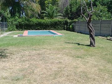 Casa Quinta en venta - 3 Dormitorios 1 Baño - Cochera - 1.020Mts2 - Glew, Almirante Brown