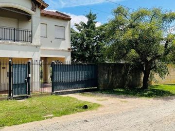 Casa en venta - 3 Dormitorios 2 Baños - Cochera - 900Mts2 - General Belgrano