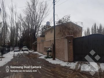 En venta, Complejo de 8 departamentos, B° Knudsen, Plottier, Neuquén.