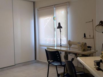VENTA- HERMOSO DUPLEX DE 3 DORMITORIOS C/ GARAGE PARA 2 AUTOS