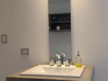 VENTA- HERMOSO DUPLEX DE 3 DORMITORIOS C/ GARAGE PARA 2 AUTOS