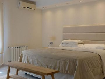 VENTA- HERMOSO DUPLEX DE 3 DORMITORIOS C/ GARAGE PARA 2 AUTOS