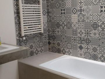 VENTA- HERMOSO DUPLEX DE 3 DORMITORIOS C/ GARAGE PARA 2 AUTOS
