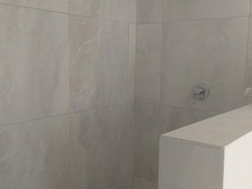 VENTA- HERMOSO DUPLEX DE 3 DORMITORIOS C/ GARAGE PARA 2 AUTOS
