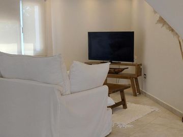 VENTA- HERMOSO DUPLEX DE 3 DORMITORIOS C/ GARAGE PARA 2 AUTOS