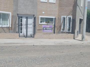 VENTA- HERMOSO DUPLEX DE 3 DORMITORIOS C/ GARAGE PARA 2 AUTOS