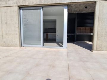 VENTA DEPARTAMENTO OCHO SAUCES  3 DORMITORIOS CON PATIO Y COCHERA -  ESTRENAR FUNES